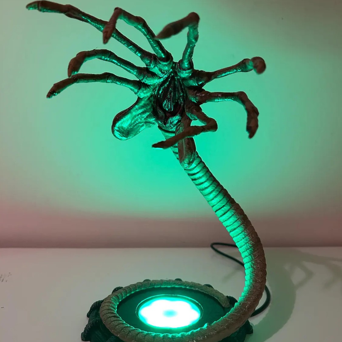 Lampu Alien Facehugger Lampu M - Lighting Decoration Ideas ulasan dan harga